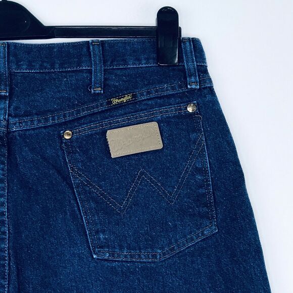 Wrangler 38X30 Blue Jeans Medium Wash 100% Cotton Straight D - Picture 4 of 4